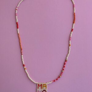 naszyjnik z napisem mama