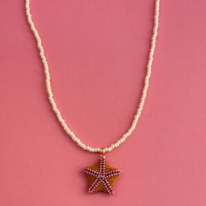 naszyjnik z rozgwiazdą na szklanych perełkach